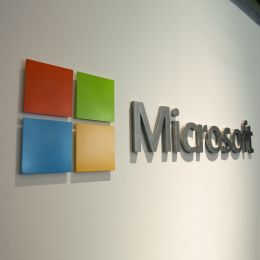 /media-library_800x800/Receptionsskylt_Microsoft_profil_01_borstat_rostfritt 2.jpg